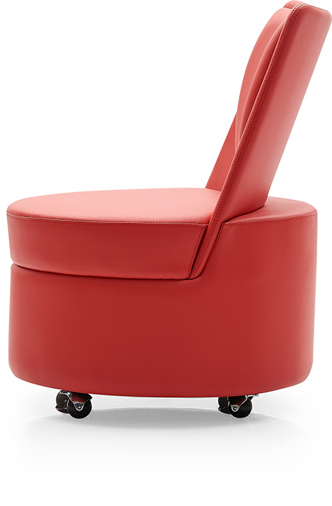 Lounge chair with wheels